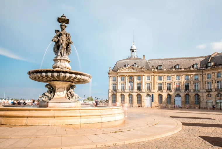 slo-bordeaux-hostel-services-scaled