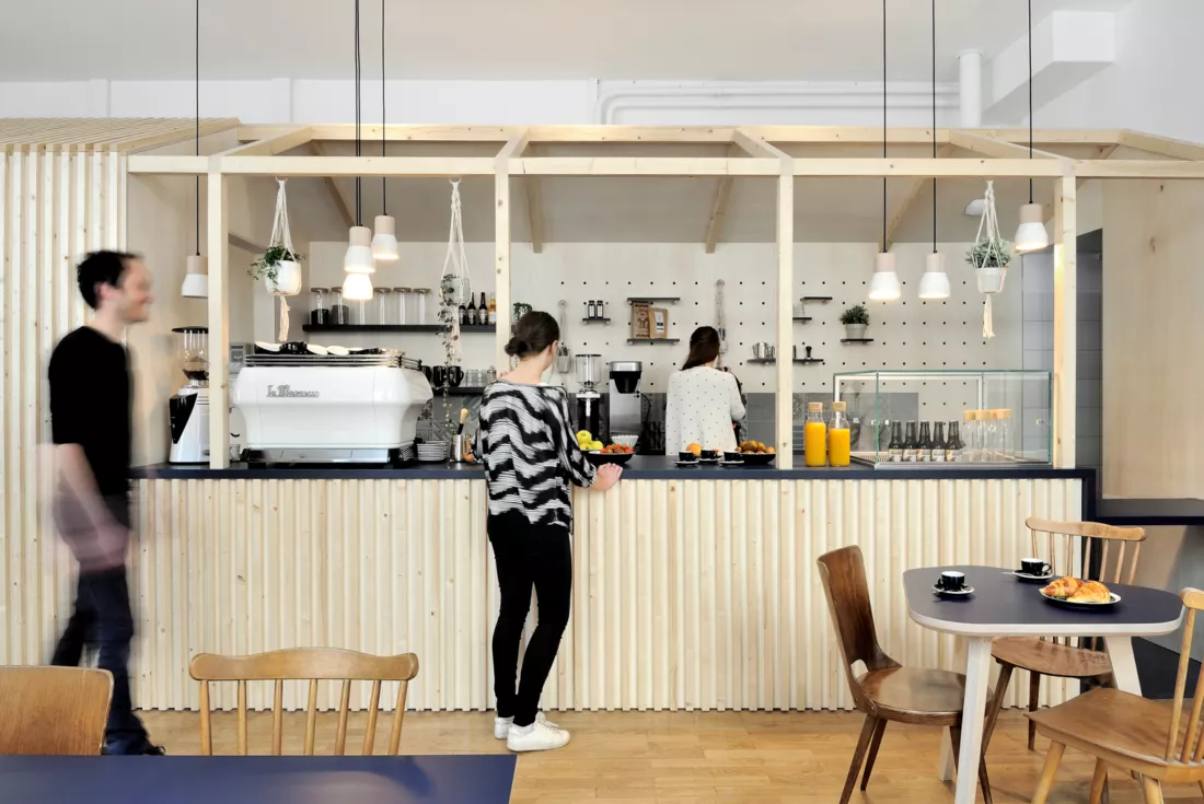 slo-hostel-cafe-restauration-food