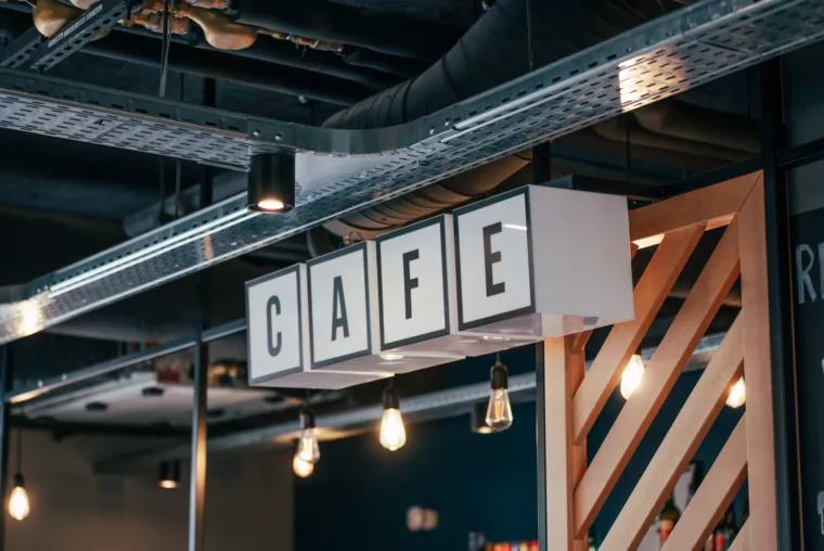 slo-hostel-cafe-restauration-food