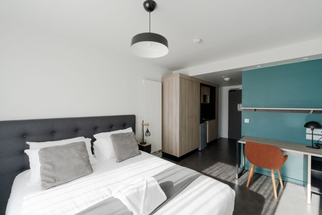 slo-bordeaux-appart-hotel-equipe-lit-double-confort