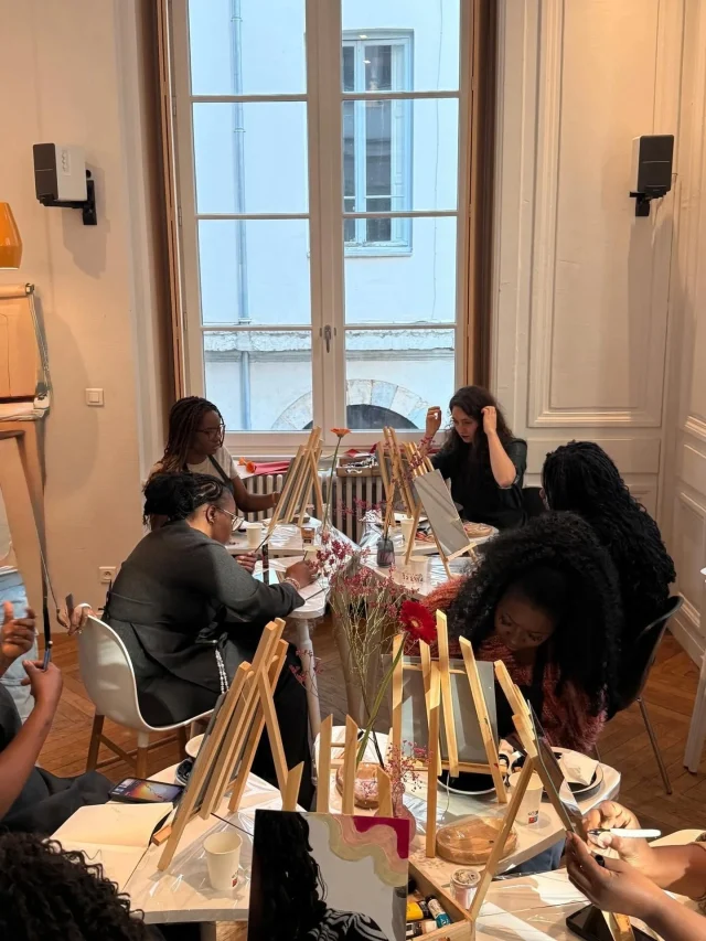 C'est ce samedi ❤️

@ateliers_kokoe revient pour un nouvel atelier (sur réservation) pour construire son moodboard. 

Prenez un temps tout doux avec vous avec ce temps pluvieux, prenez un délicieux café, un petit bol de Granola.

Baci baci